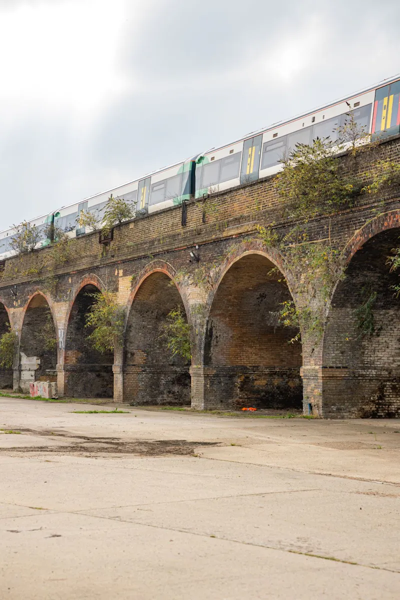 Versatile Bermondsey Arches, N561 (photo 6)