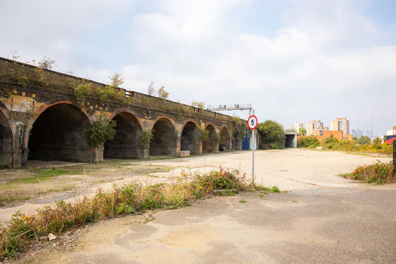 Versatile Bermondsey Arches, N561 (photo 9)