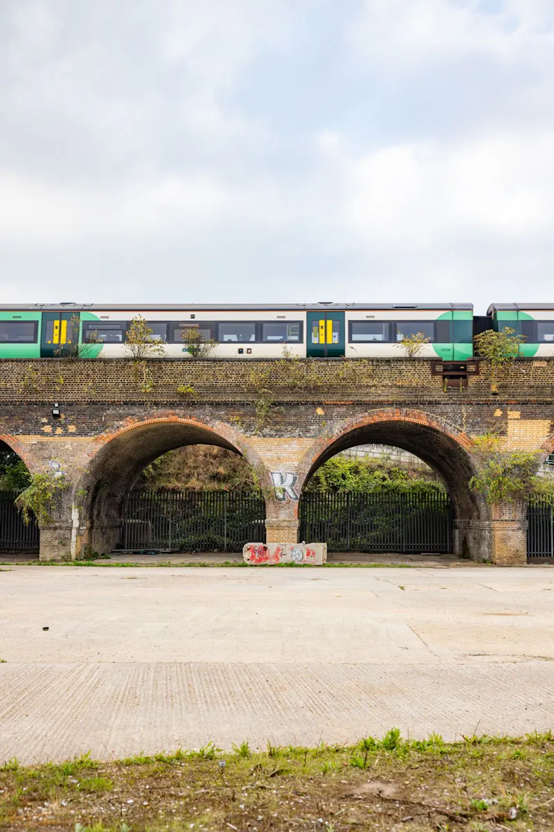 Versatile Bermondsey Arches, N561 (photo 5)