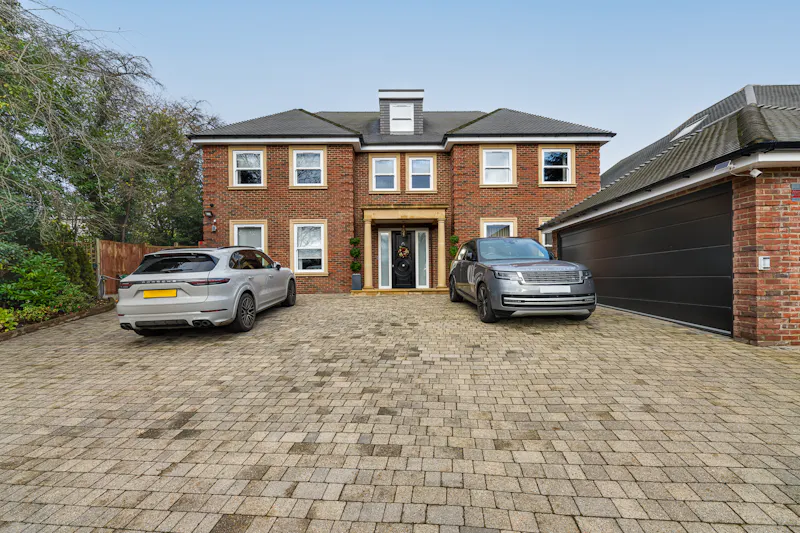 Garage at Stunning Hertfordshire Mansion, D2809 (photo 34)