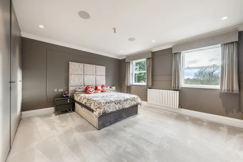 Bedroom at Stunning Hertfordshire Mansion, D2809 (photo 27)