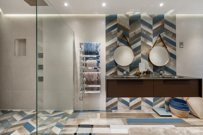 Floor - tiled at Stunning Hertfordshire Mansion, D2809 (photo 25)