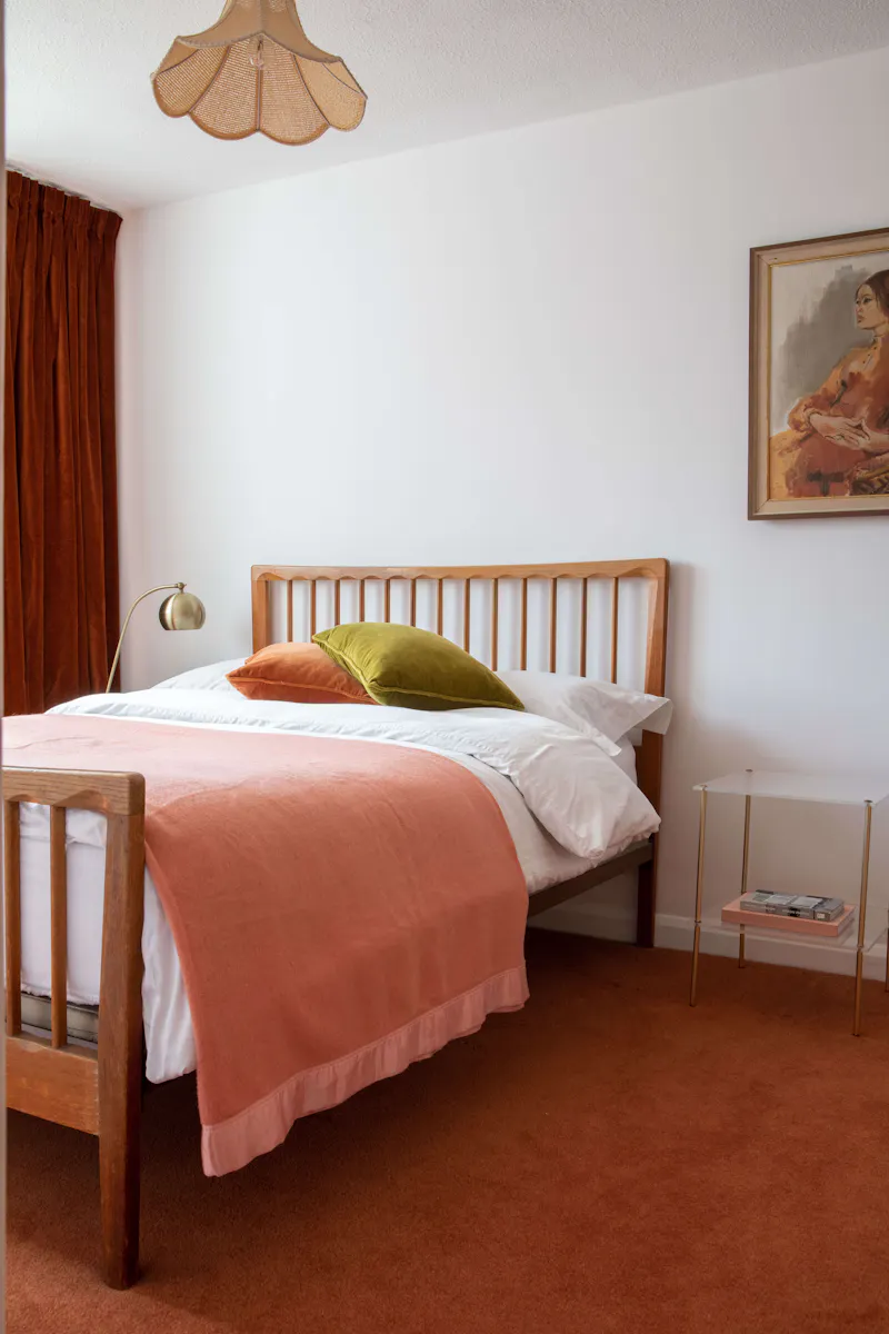 Bedroom at Mid-century modern in Burnham, D2815 (photo 27)