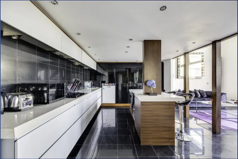 Kitchen at Double-height Wandsworth apartment, F1255 (photo 5)
