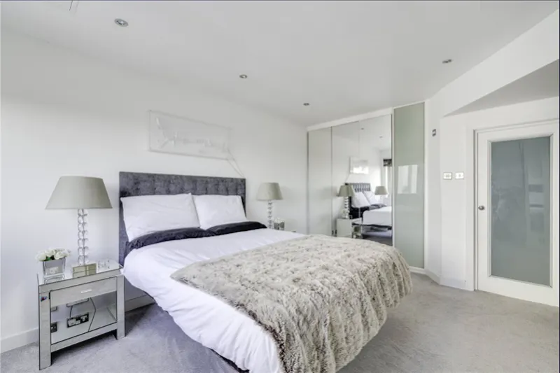 Double-height Wandsworth apartment, F1255 (photo 11)