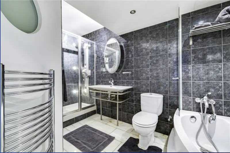 Bathroom at Double-height Wandsworth apartment, F1255 (photo 14)
