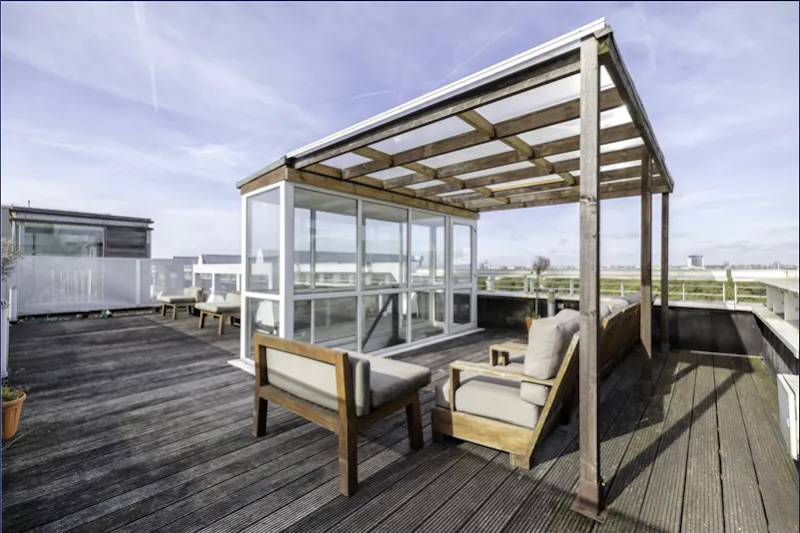 Roof terrace at Double-height Wandsworth apartment, F1255 (photo 16)