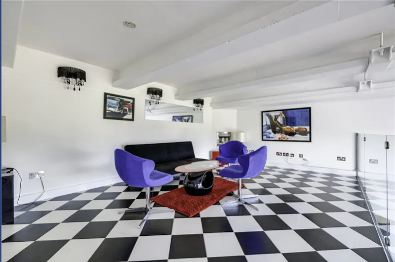 Living Room at Double-height Wandsworth apartment, F1255 (photo 7)