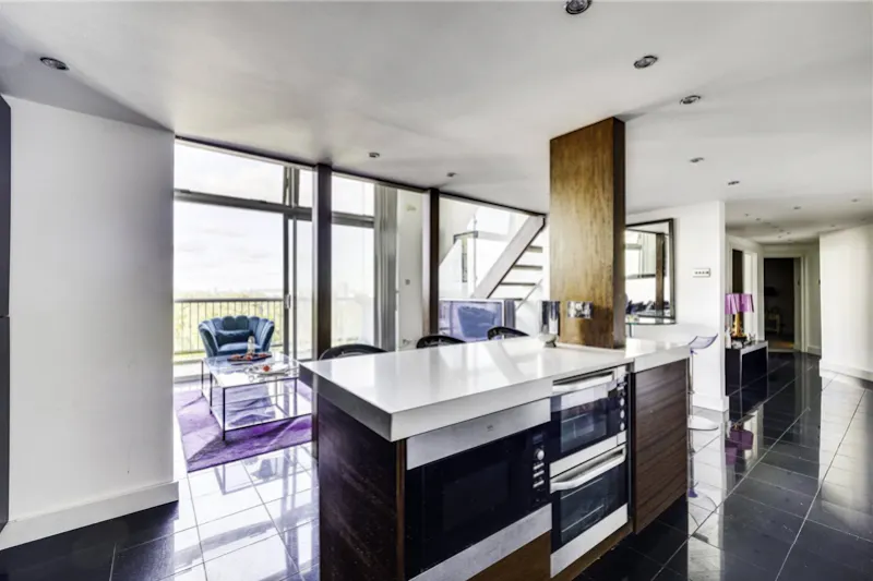 Double-height Wandsworth apartment, F1255 (photo 6)