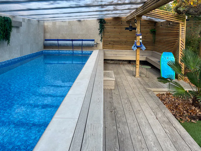 Swimming pool - outdoor at Stunning Sydenham house, B1646 (photo 67)