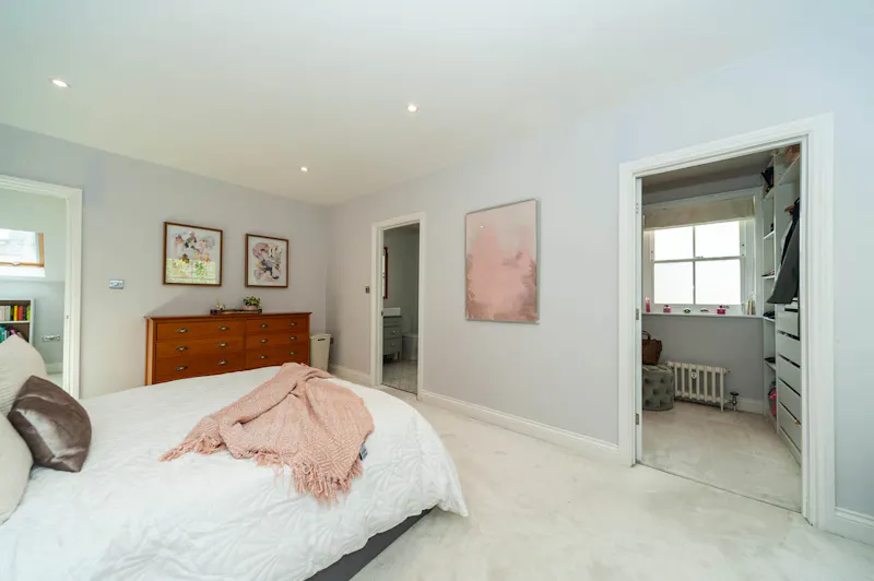 Victorian villa in Ascot, B2078 (photo 22)