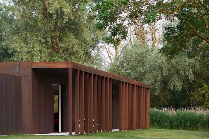 Sleek steel Cambridge House, K510 (photo 20)