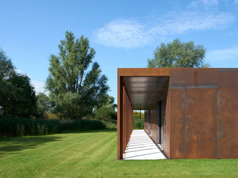 Sleek steel Cambridge House, K510 (photo 9)