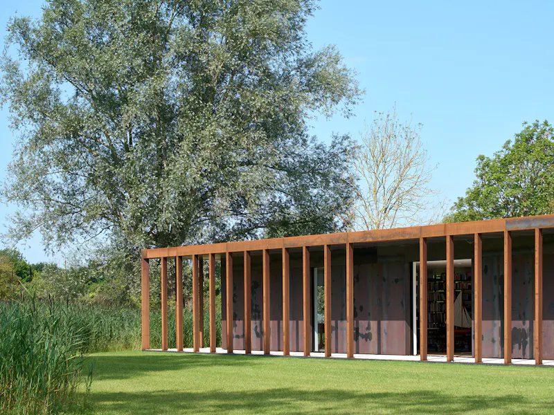 Sleek steel Cambridge House, K510 (photo 33)
