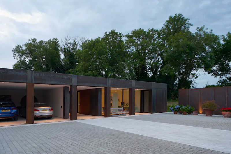 Garage at Sleek steel Cambridge House, K510 (photo 77)