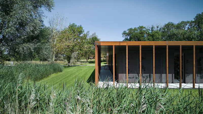 Sleek steel Cambridge House, K510 (photo 75)