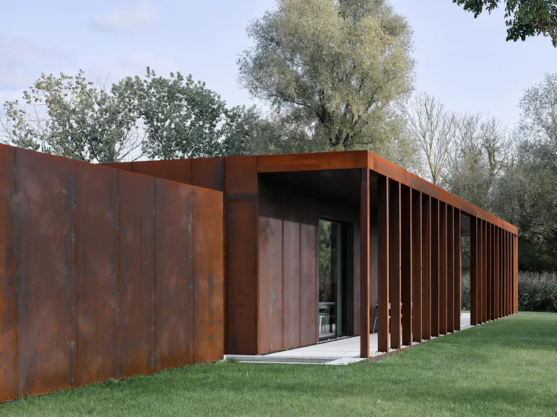 Sleek steel Cambridge House, K510 (photo 1)