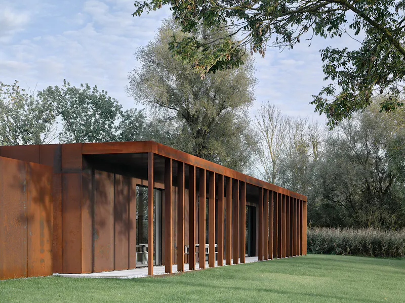 Sleek steel Cambridge House, K510 (photo 61)