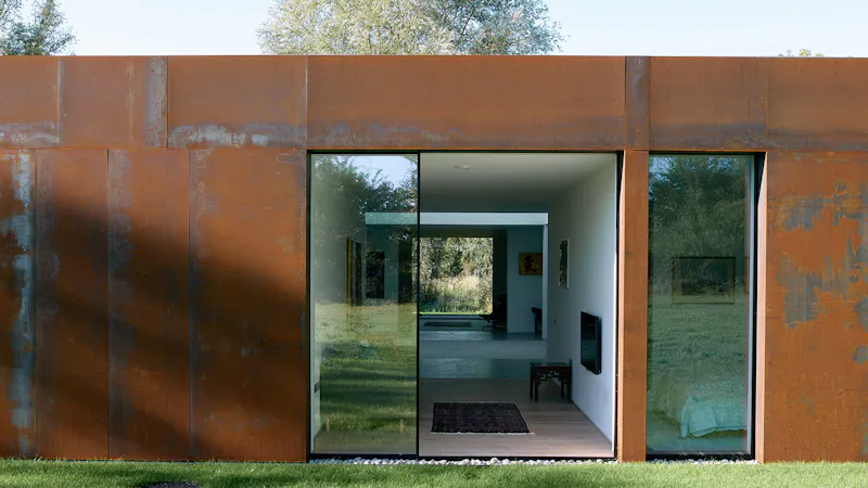 Sleek steel Cambridge House, K510 (photo 64)