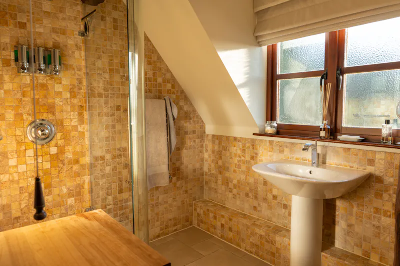 Tiled at Cosy Surrey Cottage, C947 (photo 11)