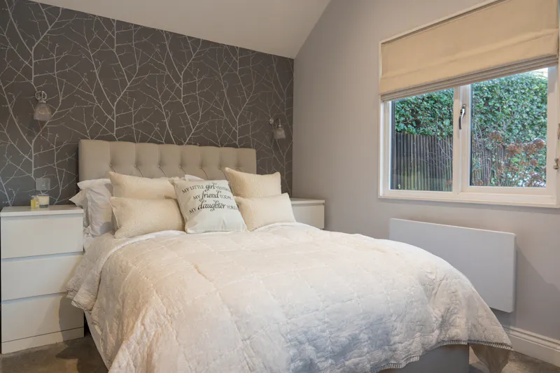 Wallpaper at Cosy Surrey Cottage, C947 (photo 12)