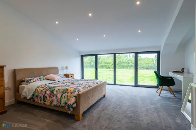 Bedroom at Stylish Somerset Barn Conversion, L763 (photo 21)