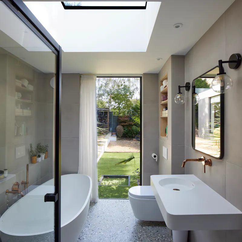 Bathroom at Contemporary Garden Dulwich Flat, F993 (photo 18)