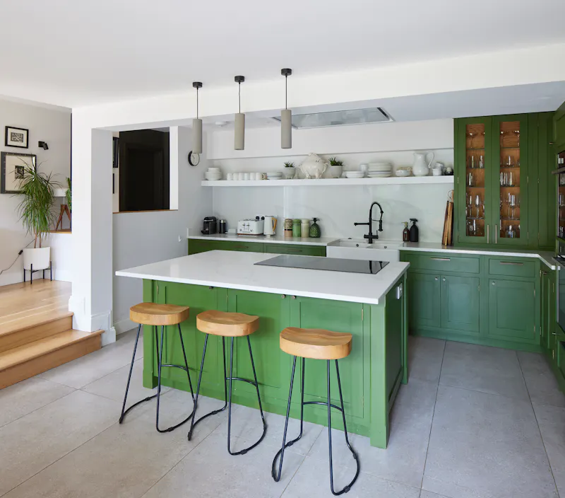 Kitchen island at Contemporary Garden Dulwich Flat, F993 (photo 4)