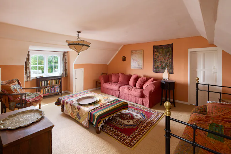 Sitting room at Elizabethan Maidstone manor, M11 (photo 30)