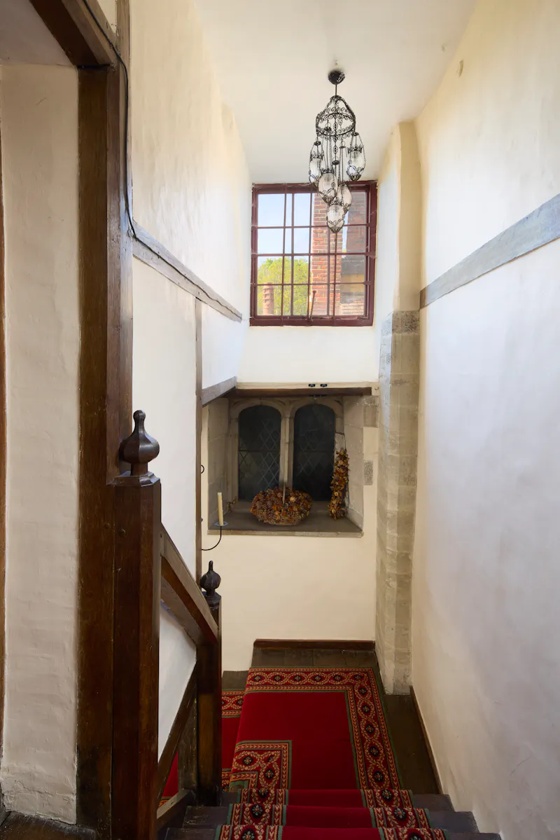 Landing at Elizabethan Maidstone manor, M11 (photo 26)
