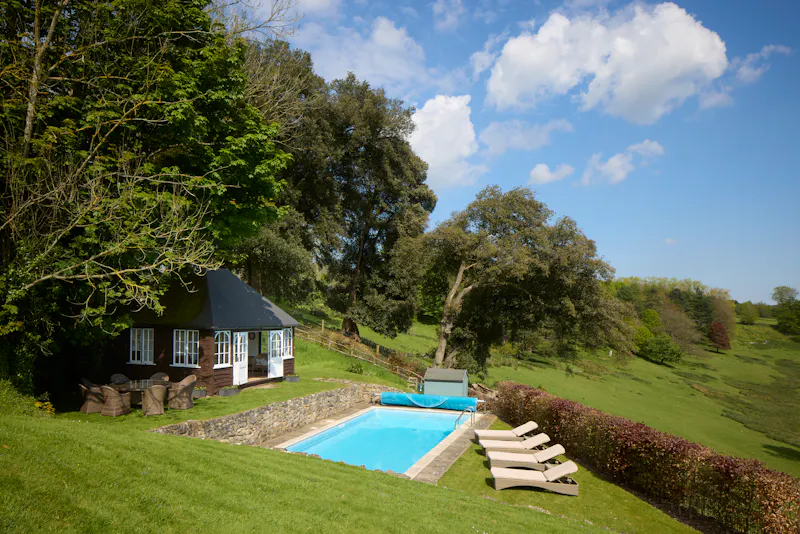 Swimming pool - outdoor at Elizabethan Maidstone manor, M11 (photo 36)