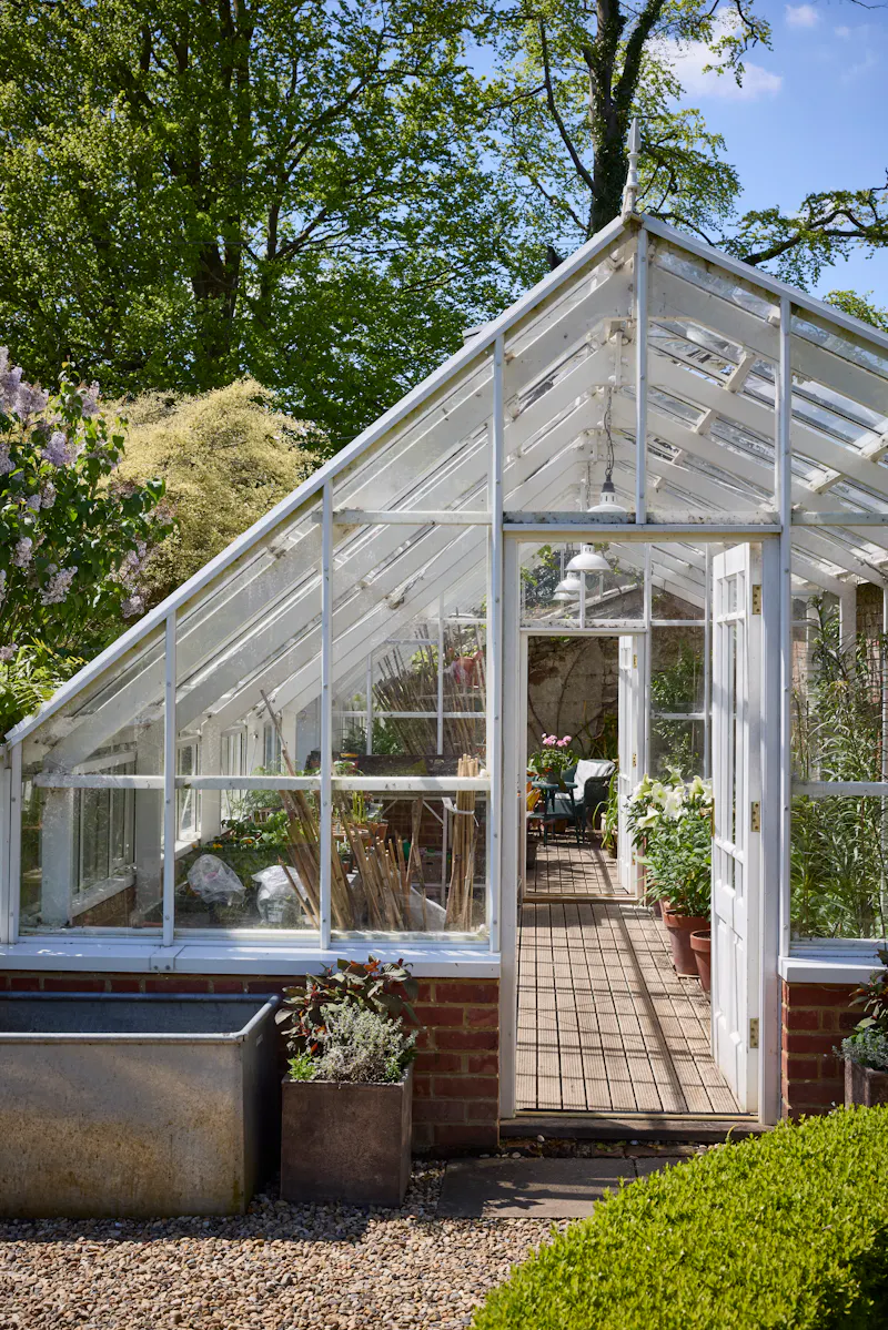 Greenhouse at Elizabethan Maidstone manor, M11 (photo 40)