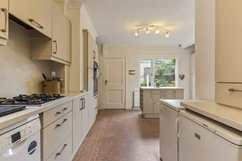 Kitchen at 1930's Suburban Notts Home, D2814 (photo 4)