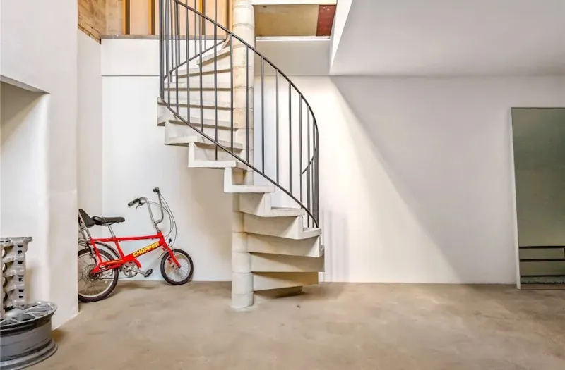 Staircase at Clerkenwell warehouse apartment , K299 (photo 26)