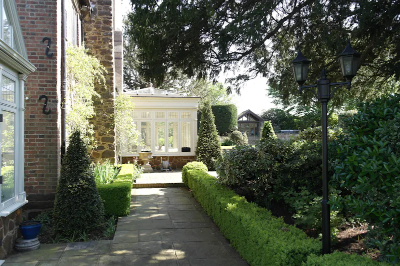 Stately Bedfordshire Manor, H193 (photo 23)
