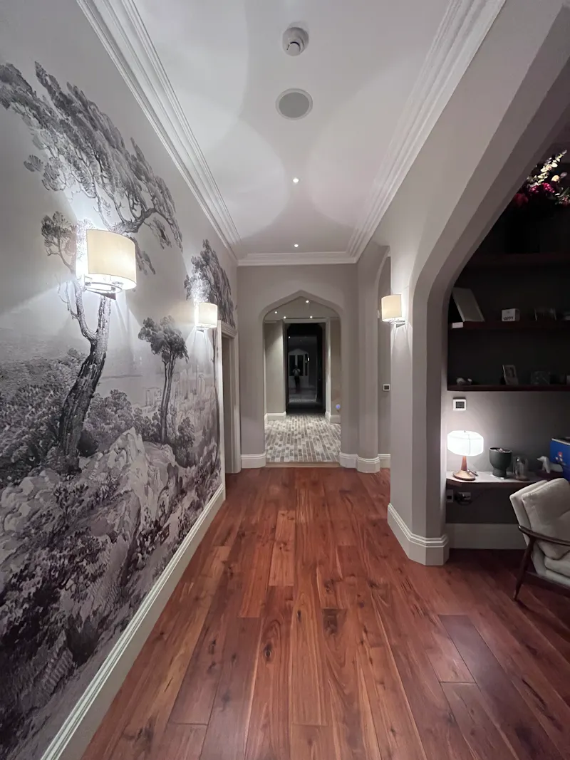 19th Century Gothic Kent Home, B2072 (photo 3)