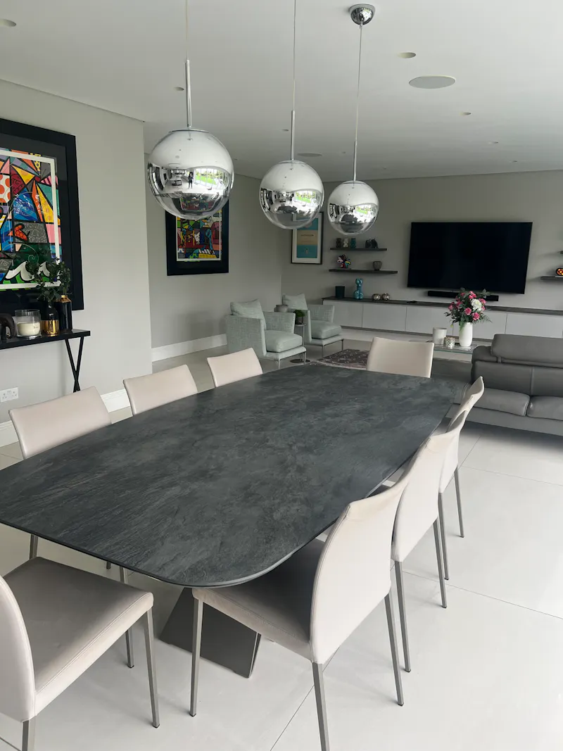 Dining room at Striking Mill Hill Mansion, D2811 (photo 7)