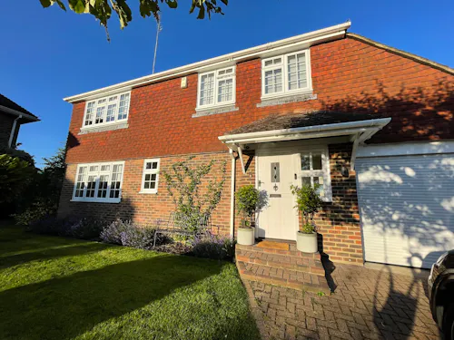 Claygate cul-de-sac home, D2857