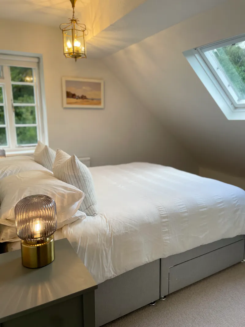 Bedroom at Claygate cul-de-sac home, D2857 (photo 24)