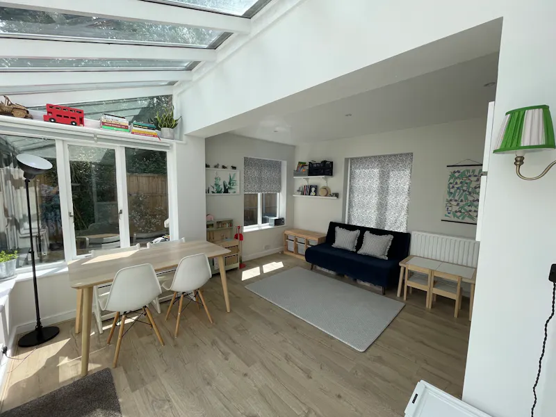 Conservatory at Claygate cul-de-sac home, D2857 (photo 14)
