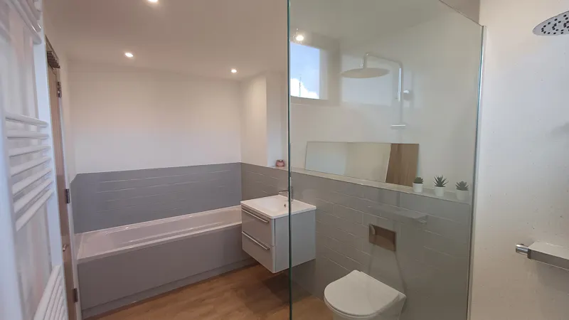Bathroom at Stylish Somerset Barn Conversion, L763 (photo 28)