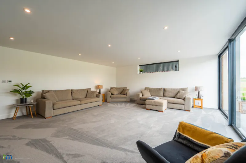 Stylish Somerset Barn Conversion, L763 (photo 16)