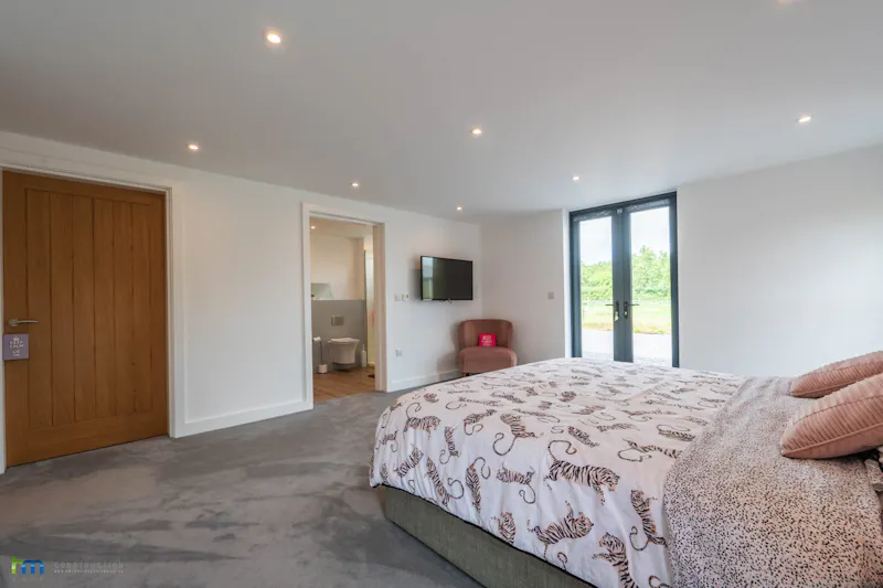 Stylish Somerset Barn Conversion, L763 (photo 27)