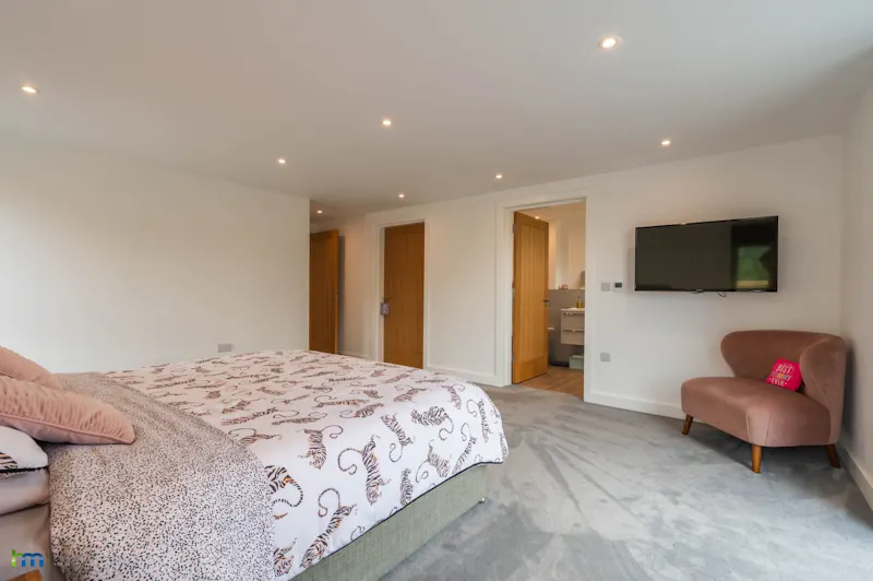 Stylish Somerset Barn Conversion, L763 (photo 26)