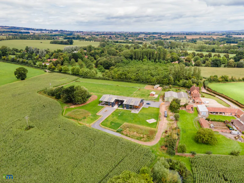 Stylish Somerset Barn Conversion, L763 (photo 50)