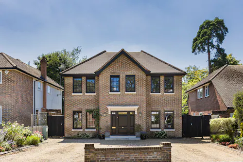 Elegant Radlett double-fronted home, D2813