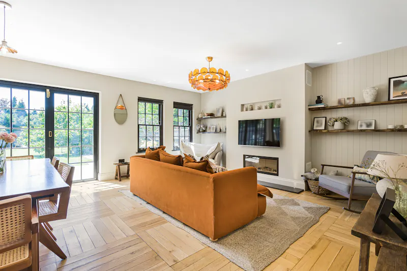 Living Room at Elegant Radlett double-fronted home, D2813 (photo 6)