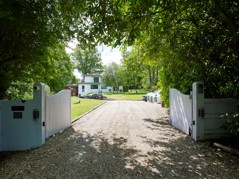 Driveway at Stunning modern house Hempstead, D2592 (photo 76)