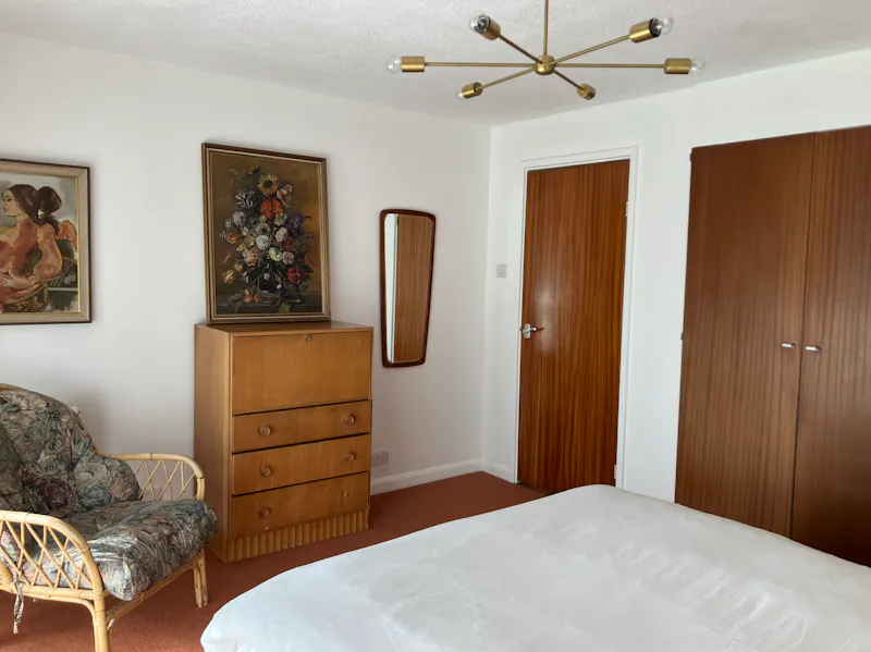 Mid-century modern in Burnham, D2815 (photo 21)