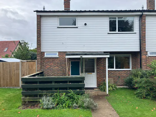 Mid-century modern in Burnham, D2815